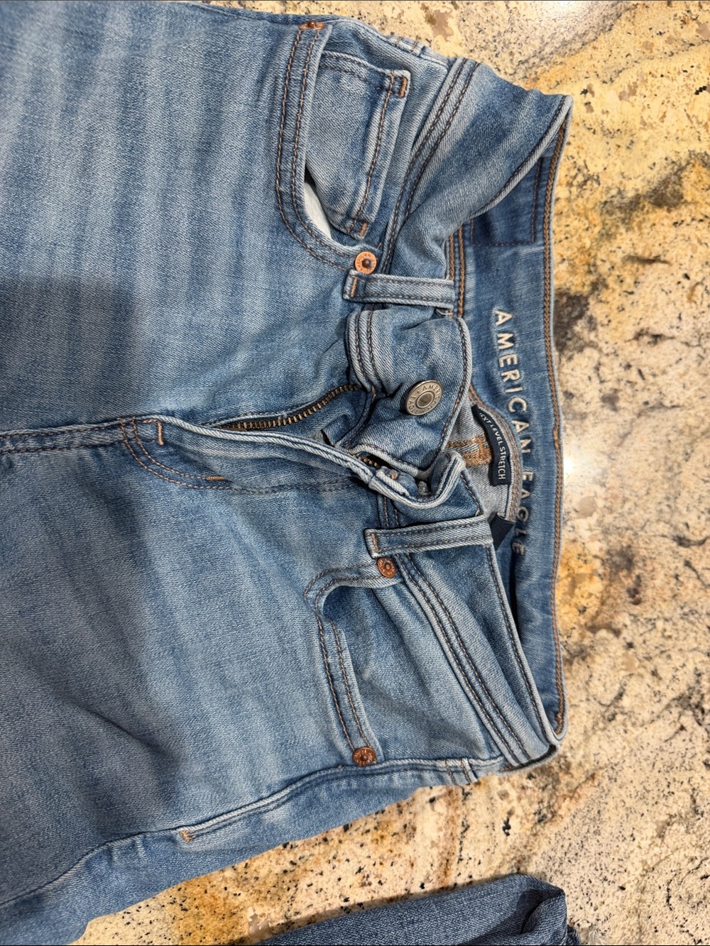American Eagle Outfitters Light Wash High-Rise Women’s Jeans